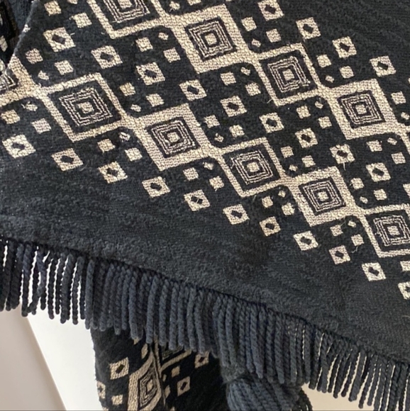 2/$20 ✨Mossimo Knit Poncho/Shawl - Picture 4 of 4